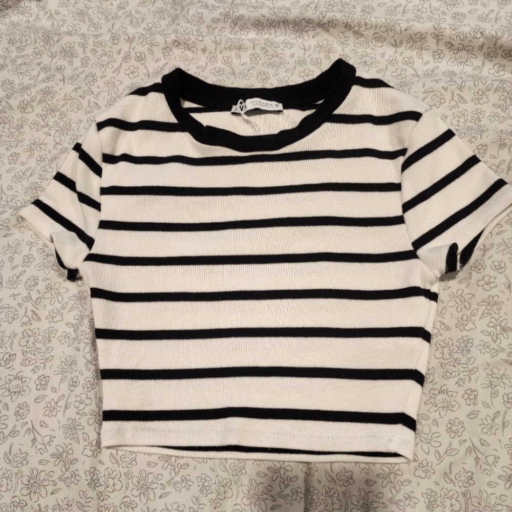 Zara black + white crop top